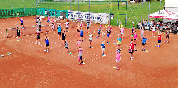 Kindertenniskurs_Gruppenfoto_HP.jpg  